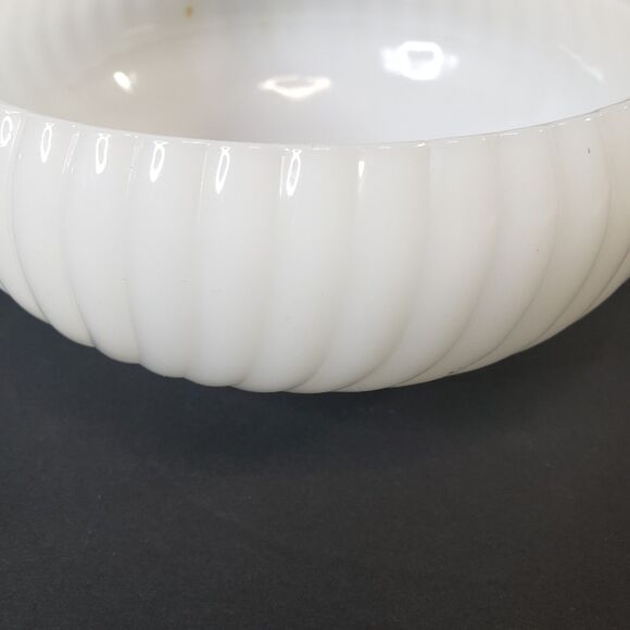 Vintage White Milk Glass Swirl Bowl Candy Dish - Picture 3 of 7